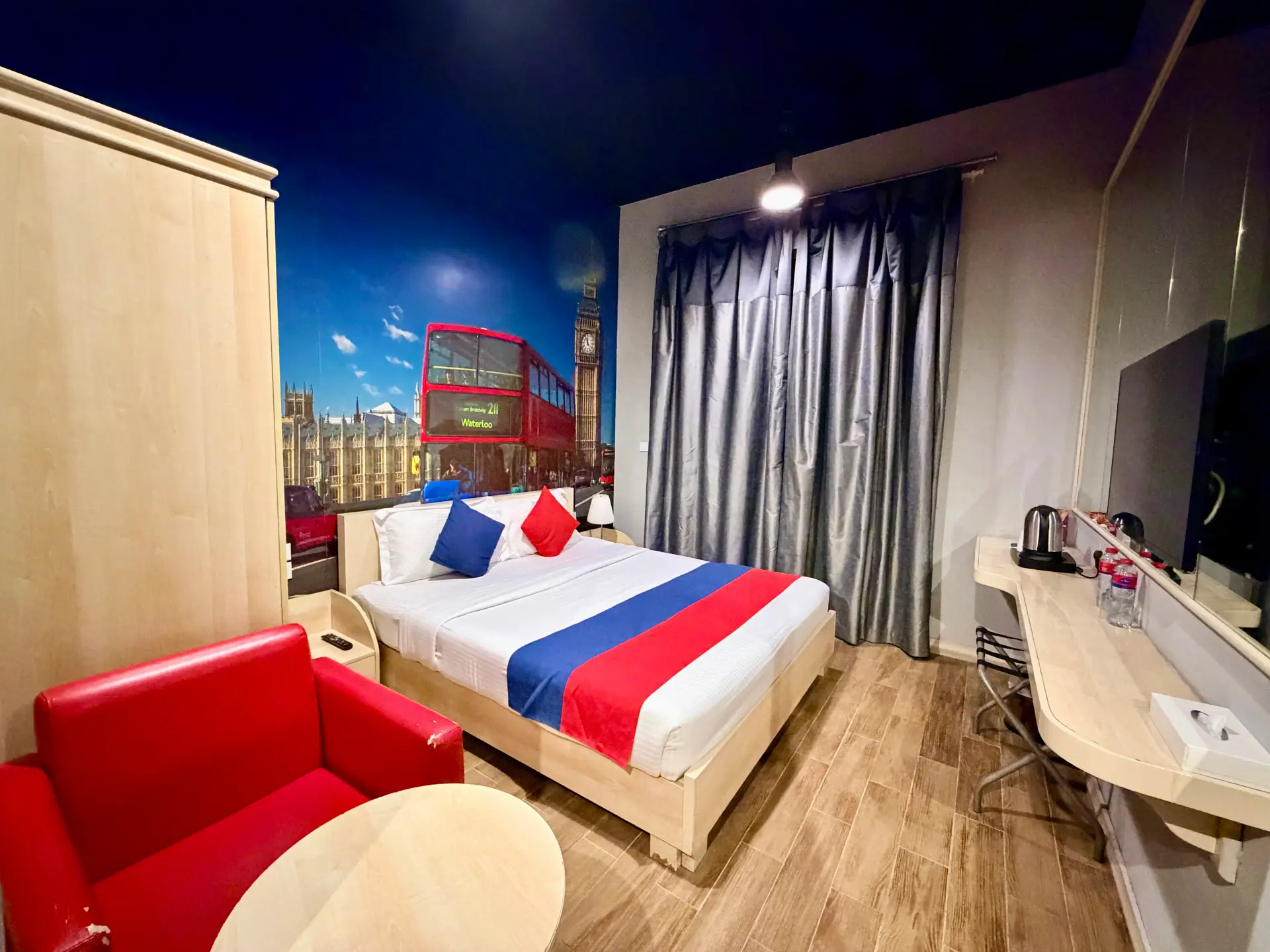 Deluxe King Room View 2