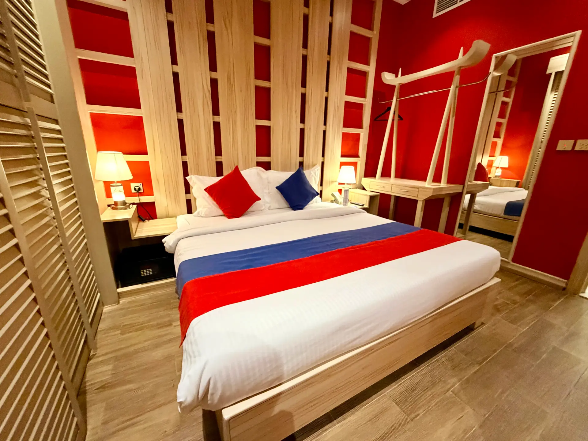 Deluxe Twin Room View 3